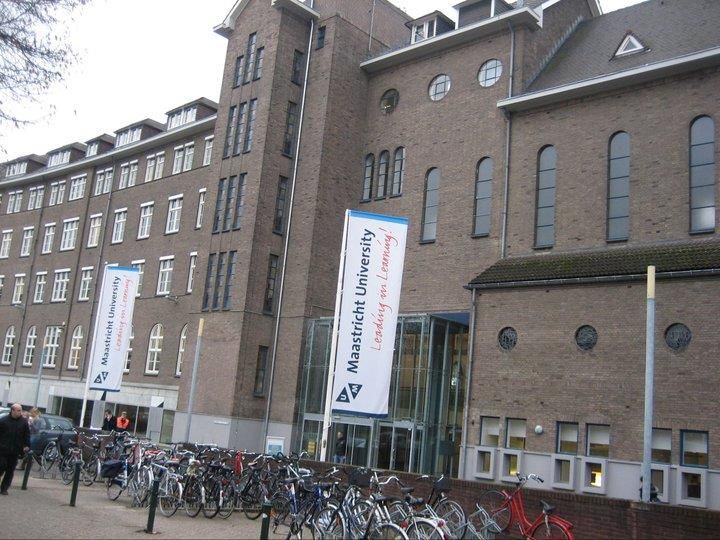 Orientation manual Maastricht University, School of Business