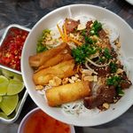Top 12 street food you don't want to miss in Vietnam - Saigon 2CV Tour