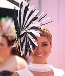 MELBOURNE CUP 2017 CARNIVAL - helloworld