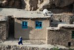 MAGNIFYING INEQUALITIES AND COMPOUNDING RISKS - The Impact of COVID-19 on the Health and Protection of Women and Girls on the Move