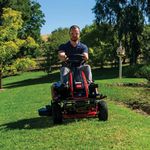 E SERIES Battery Powered Ride-on Mower - www.toro.com.au - Toro Australia