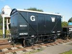 Development of Great Western Railway's covered wagons for carrying Motorcars