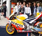 EXPERIENCE. BMW M MotoGPTM - YOUR ULTIMATE RACE TRACK ADVENTURE.